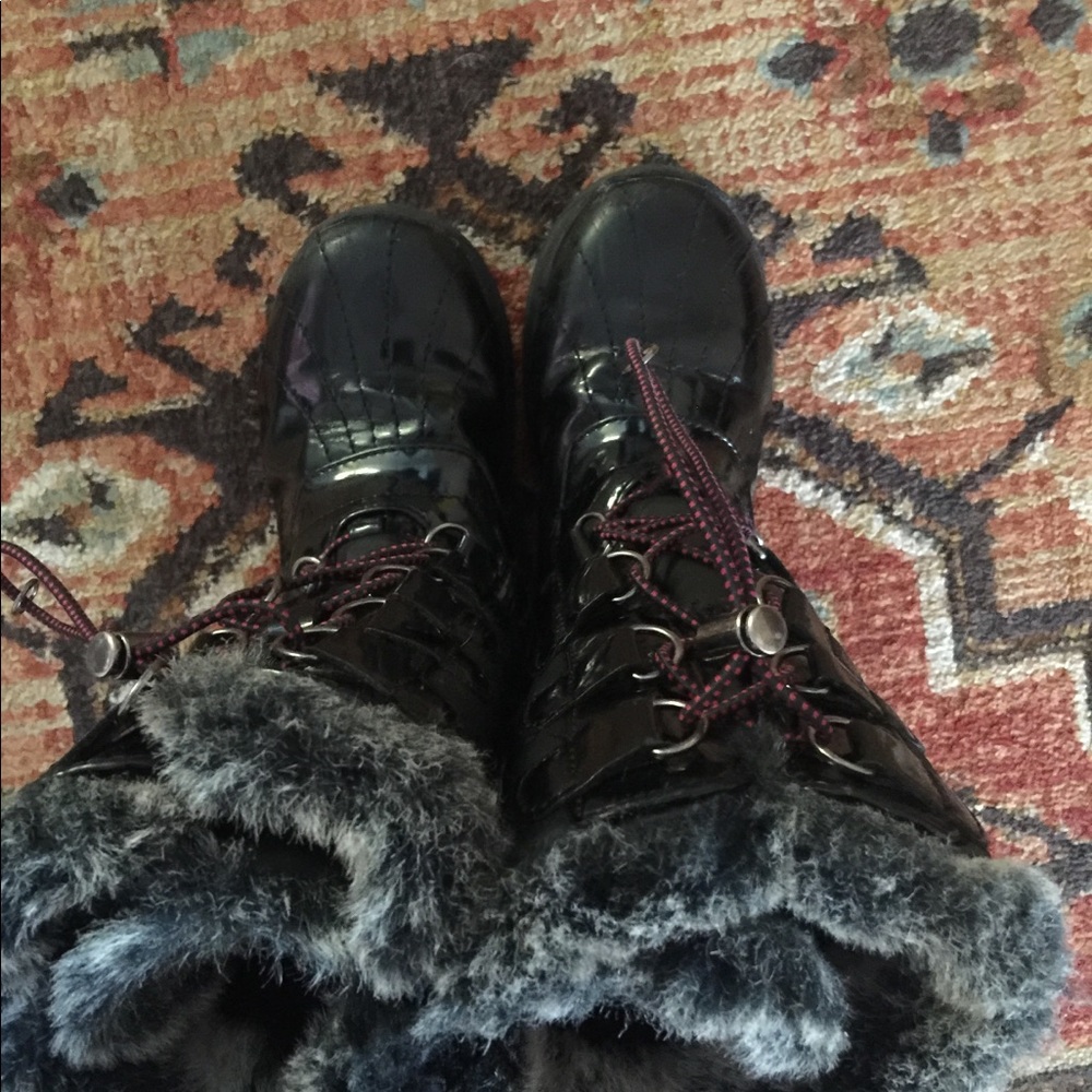 Khombu Girls Boots